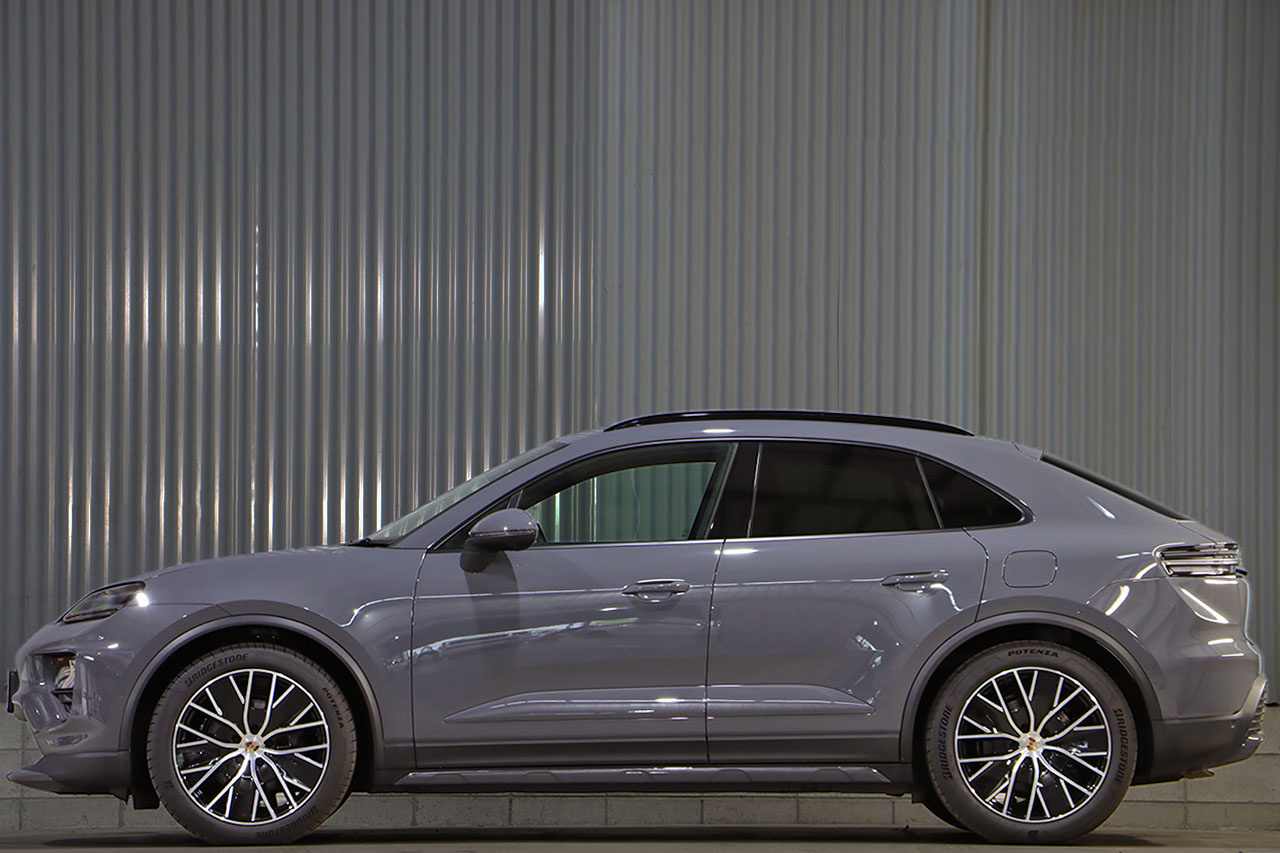 2025 Porsche MACAN 