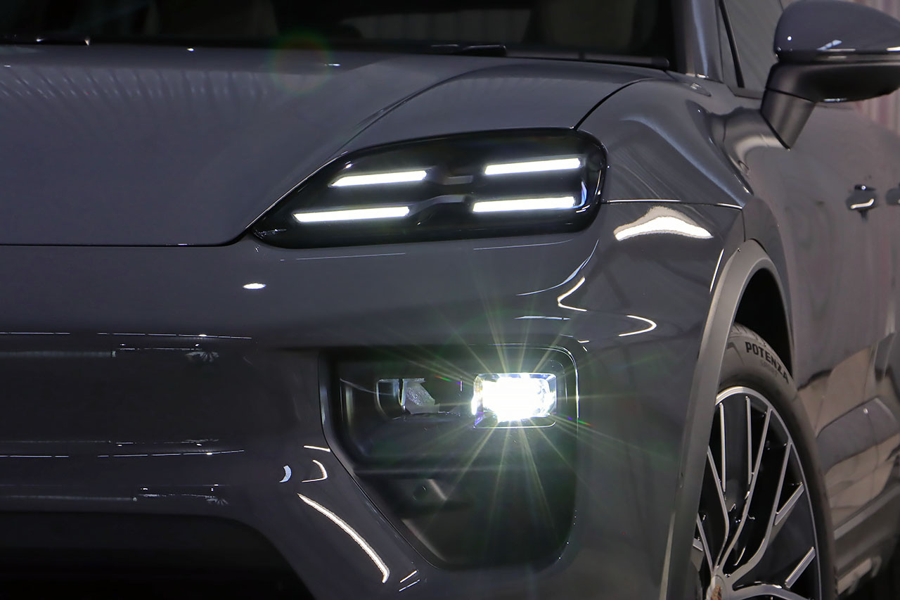2025 Porsche MACAN 
