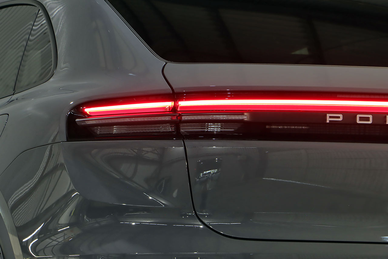 2025 Porsche MACAN 