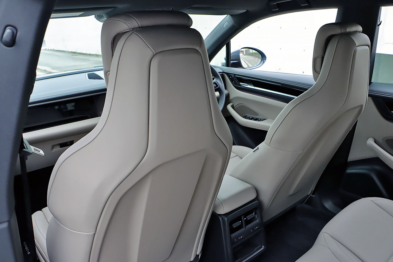 2025 Porsche MACAN 