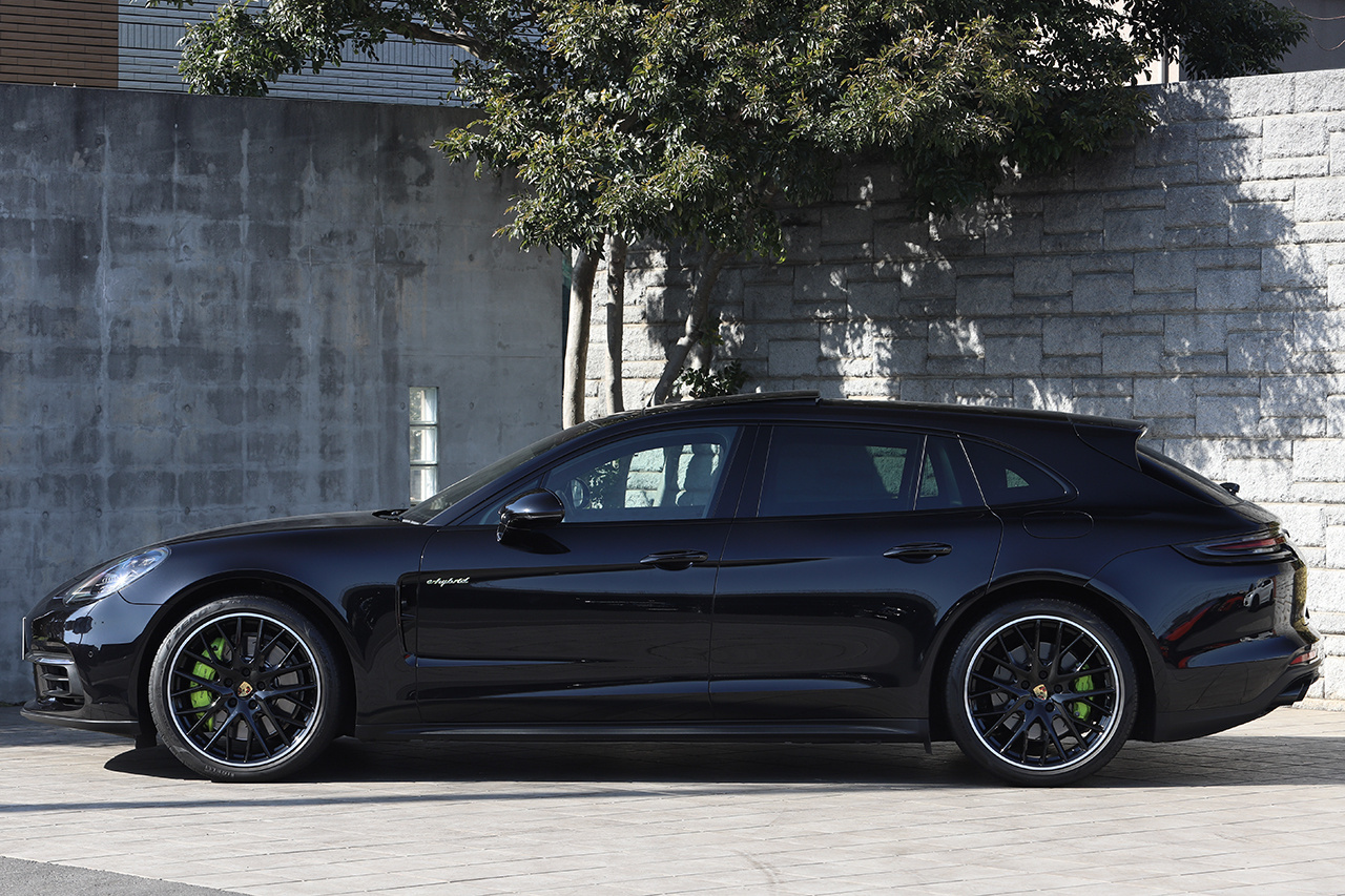 2018 Porsche PANAMERA null