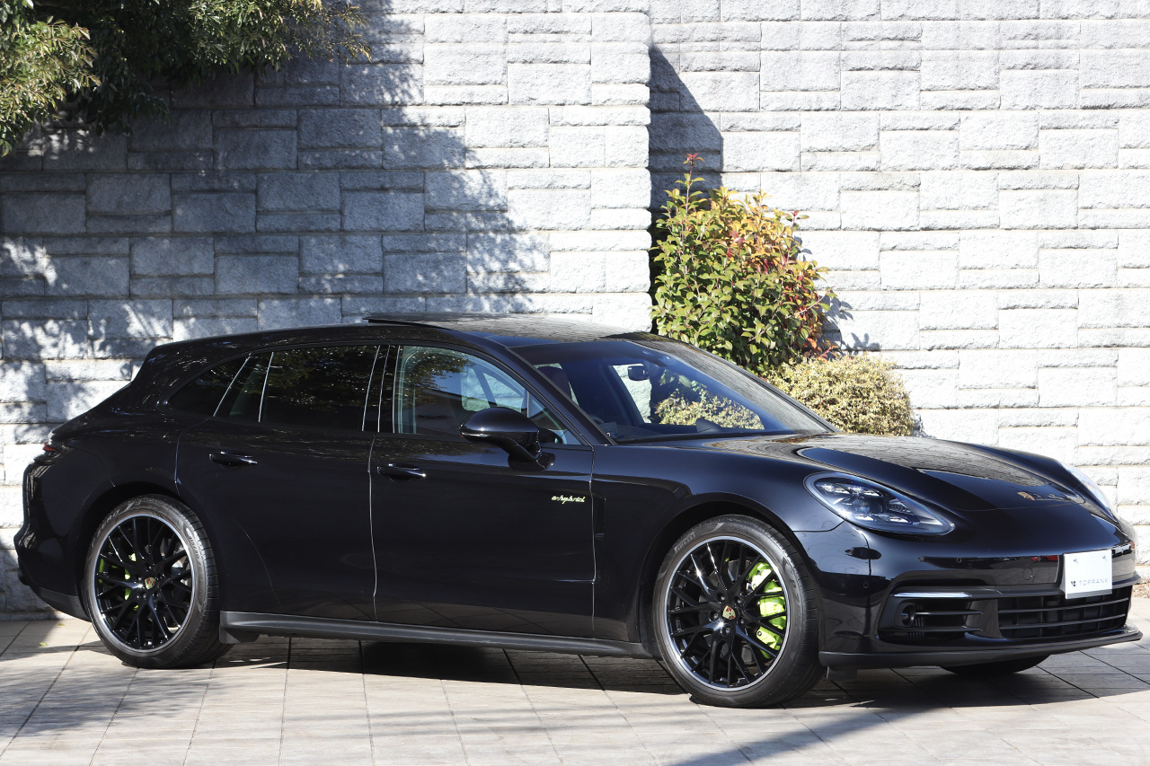 2018 Porsche PANAMERA null