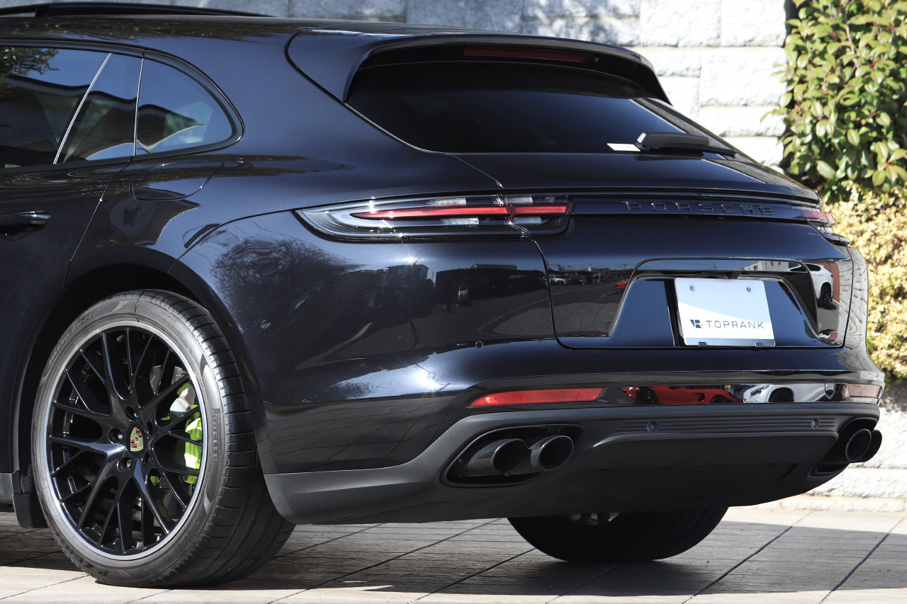 2018 Porsche PANAMERA null