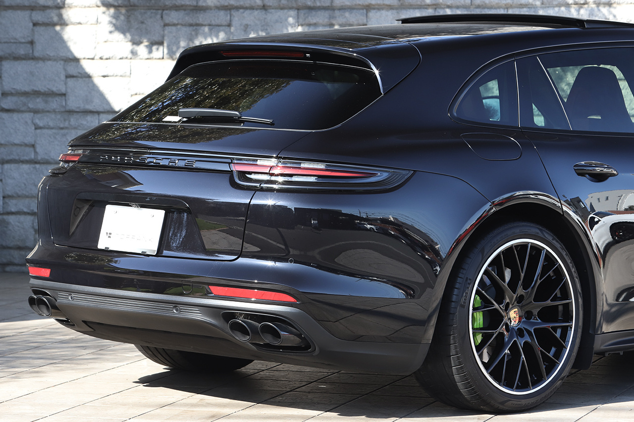 2018 Porsche PANAMERA null