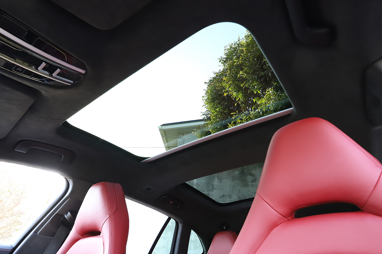2018 Porsche PANAMERA null
