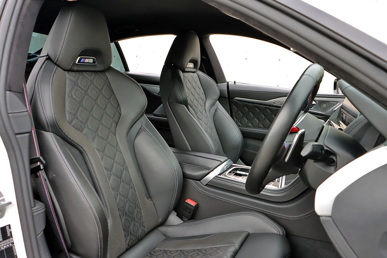 2021 BMW M8 null