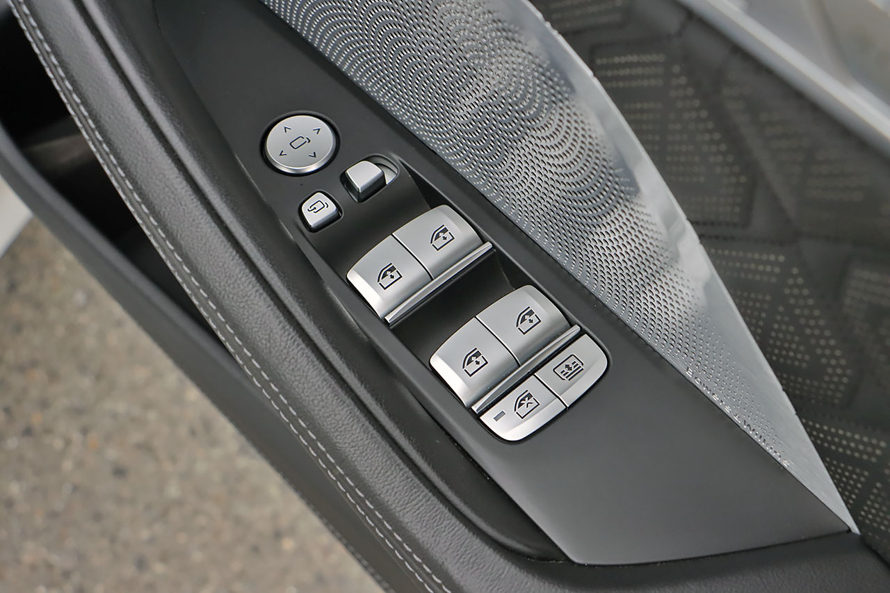 2021 BMW M8 null
