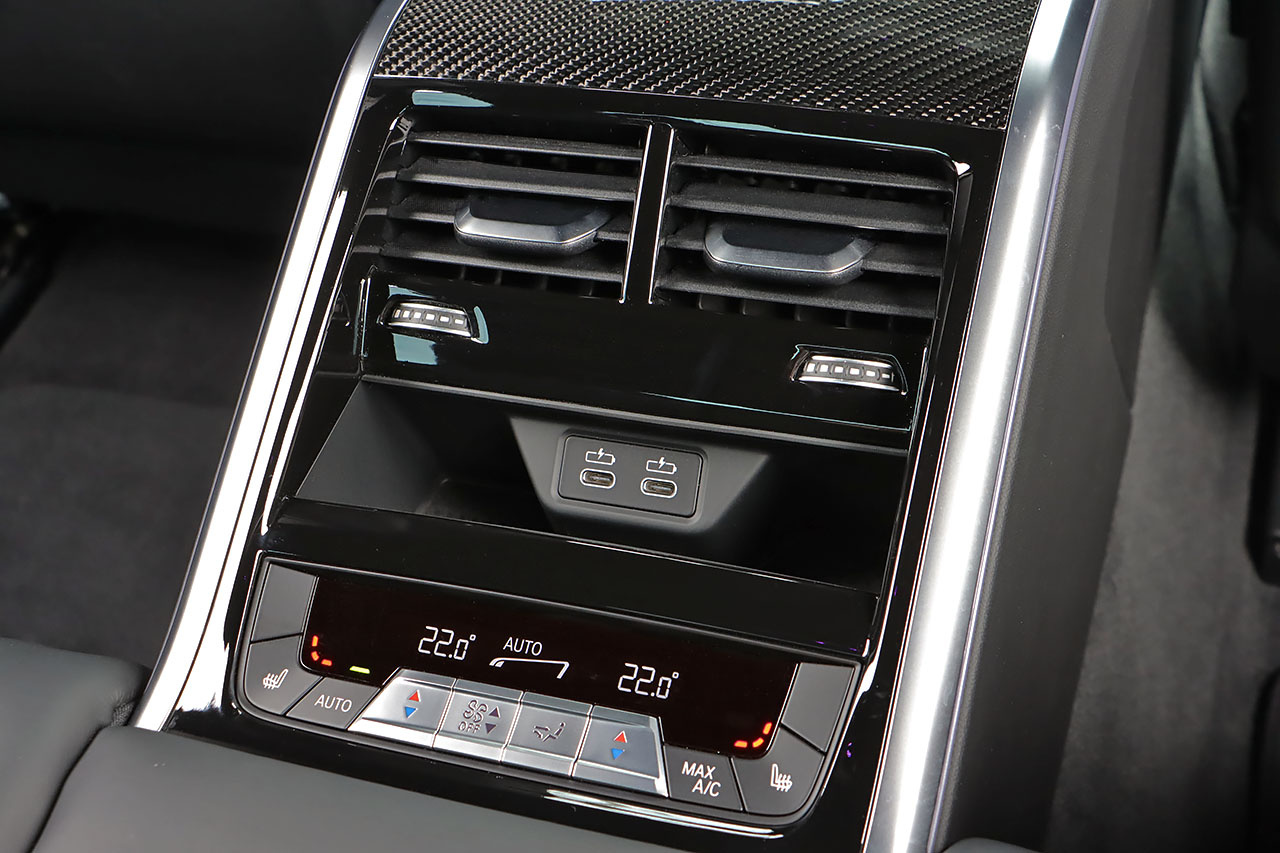 2021 BMW M8 null
