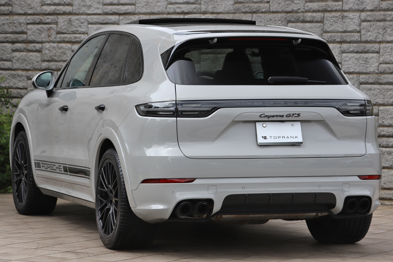 2021 Porsche CAYENNE null