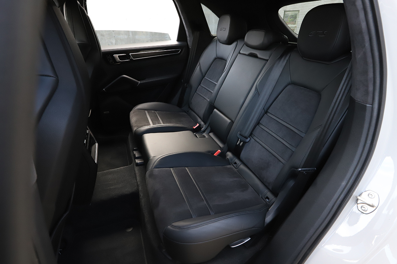 2021 Porsche CAYENNE null