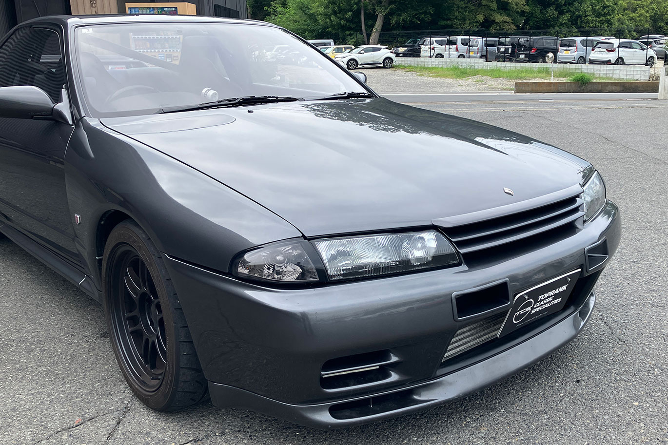 1991 Nissan SKYLINE GT-R BNR32 R32 Skyline GT-R, Garage Saurus 884 Engine Cam Cover, BLITZ Height-Adjustable Coilovers ＆DSC