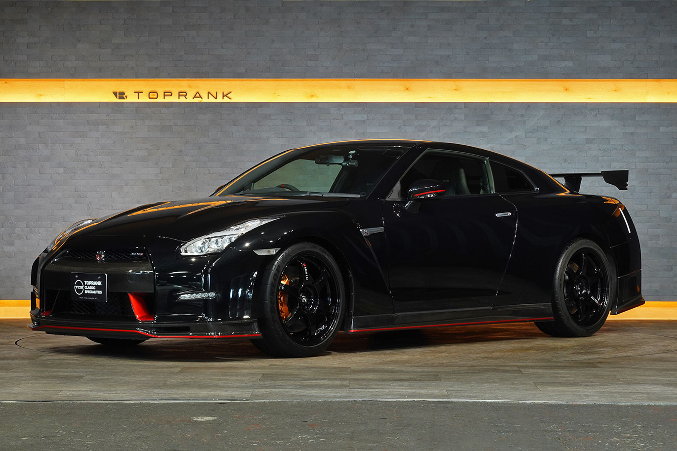 2015 Nissan GT-R R35 GT-R NISMO・MY15・Optional Titanium Muffler, Factory Carbon Fiber Recaro Seats