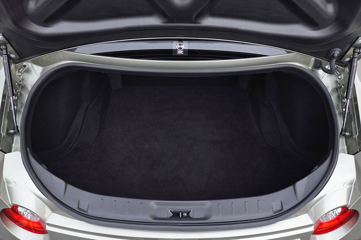 2023 Nissan GT-R R35 GT-R Track edition engineered by NISMO T-Spec, MY24, Optional: Recaro Carbon Back Bucket Seats