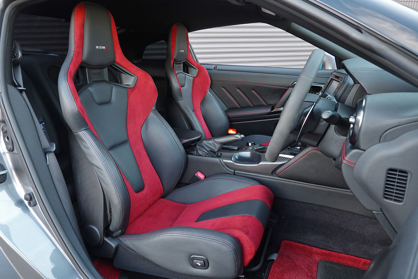 2019 Nissan GT-R R35 GT-R Track edition engineered by NISMO, MY20, Optional: Recaro Carbon Back Bucket Seats,