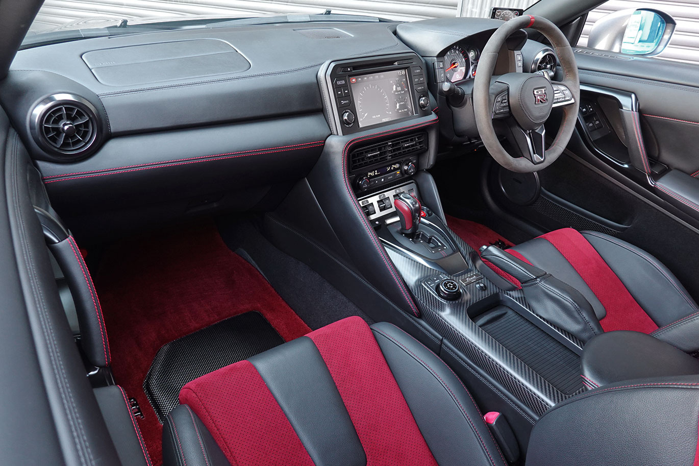 2019 Nissan GT-R R35 GT-R Track edition engineered by NISMO, MY20, Optional: Recaro Carbon Back Bucket Seats,