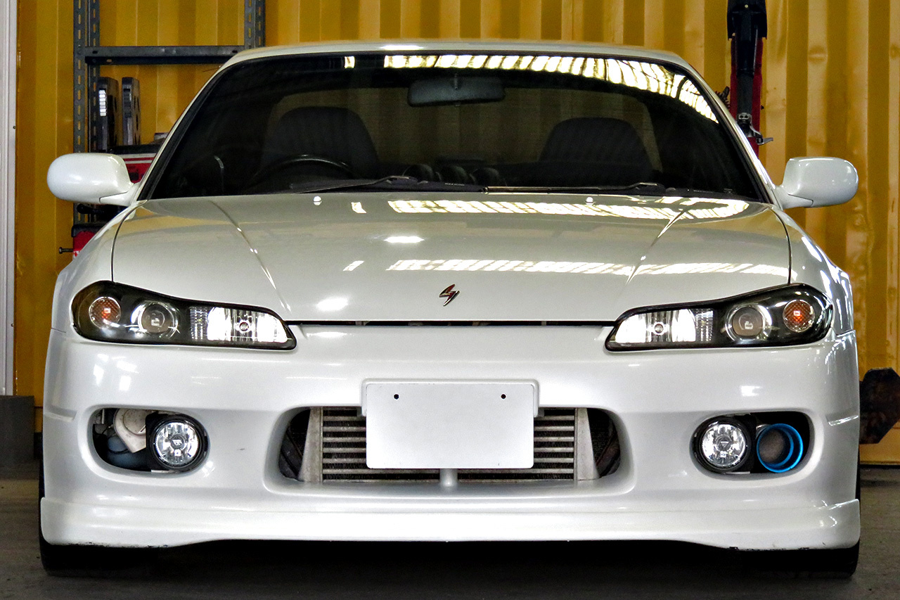 1999 Nissan SILVIA S15 Type R AVS 18in wheels Trust blow off valve After market inter cooler Aero Defi gauges