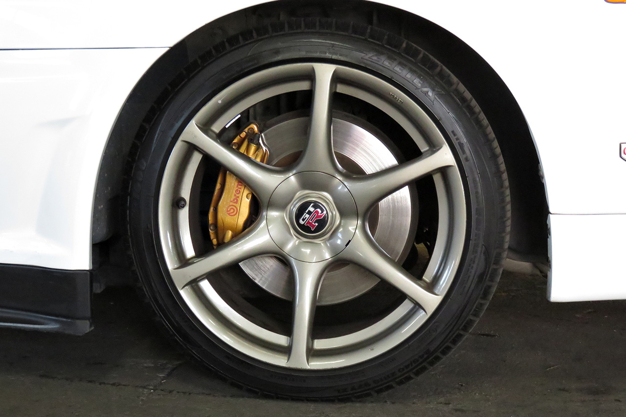 1999 Nissan SKYLINE GT-R R34 GTR  V- Spec, Nismo meter, Brembo F. calipers, Adjustable Coilovers