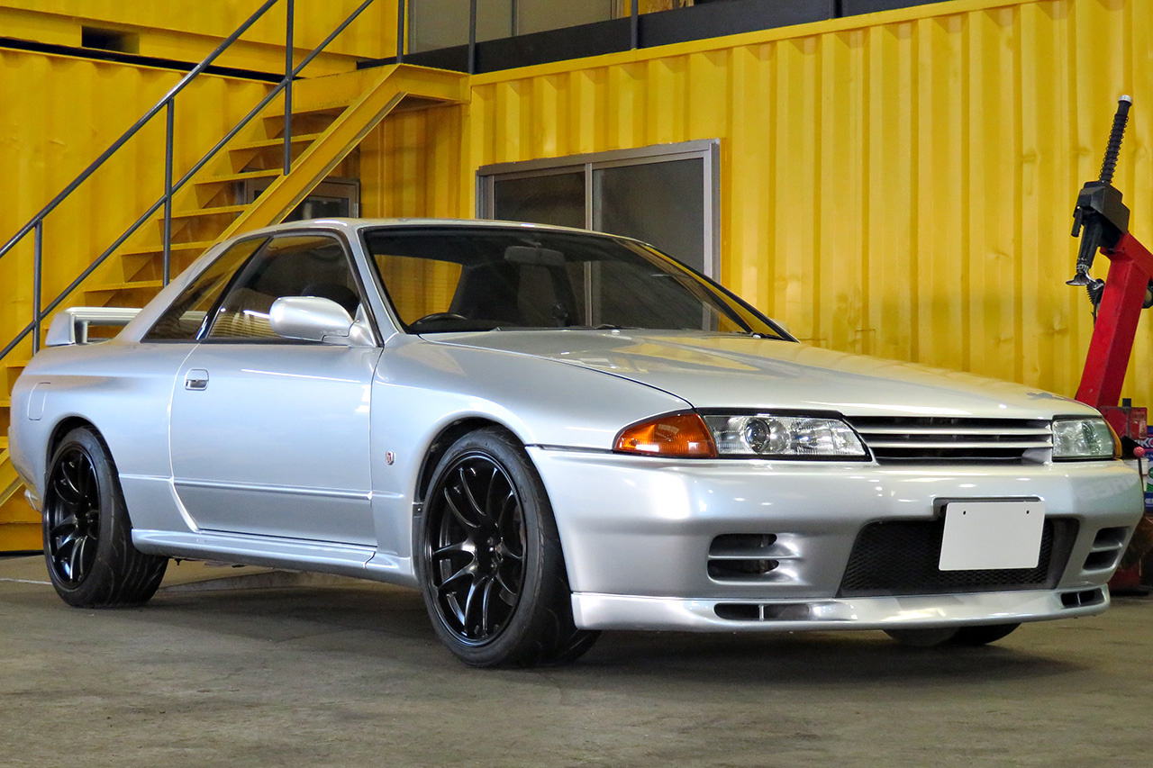 1989 Nissan SKYLINE GT-R R32 GT-R Nismo Muffler, Nismo Tension Rods, Nismo Style Trunk Lip Spoiler,  Work Emotion Wheels 