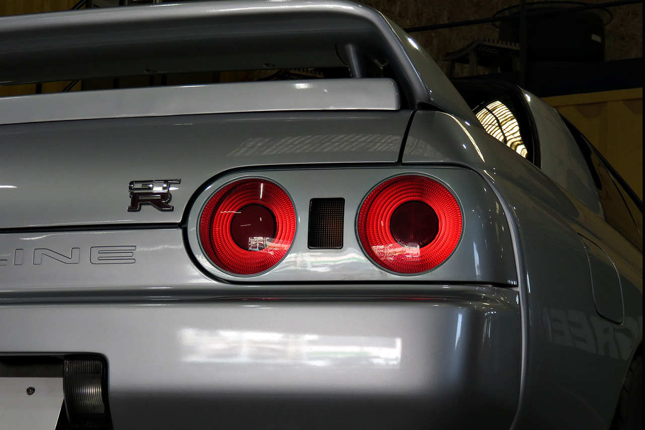 1989 Nissan SKYLINE GT-R R32 GT-R Nismo Muffler, Nismo Tension Rods, Nismo Style Trunk Lip Spoiler,  Work Emotion Wheels 