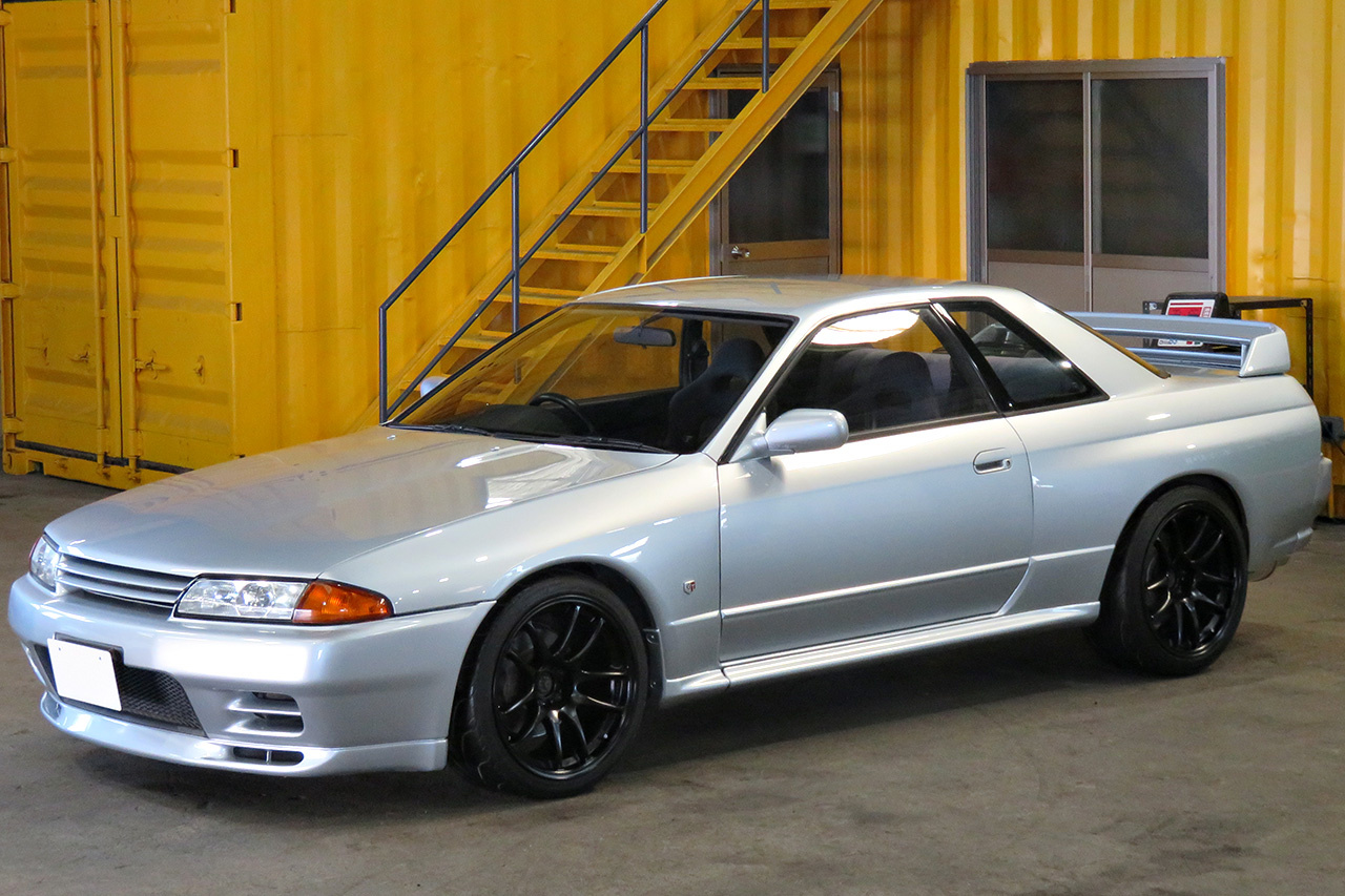 1989 Nissan SKYLINE GT-R R32 GT-R Nismo Muffler, Nismo Tension Rods, Nismo Style Trunk Lip Spoiler,  Work Emotion Wheels 