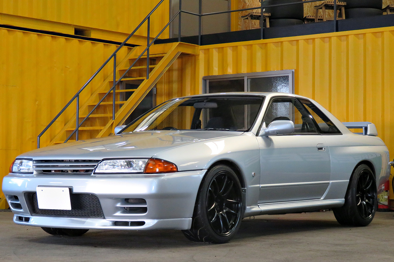 1989 Nissan SKYLINE GT-R R32 GT-R Nismo Muffler, Nismo Tension Rods, Nismo Style Trunk Lip Spoiler,  Work Emotion Wheels 