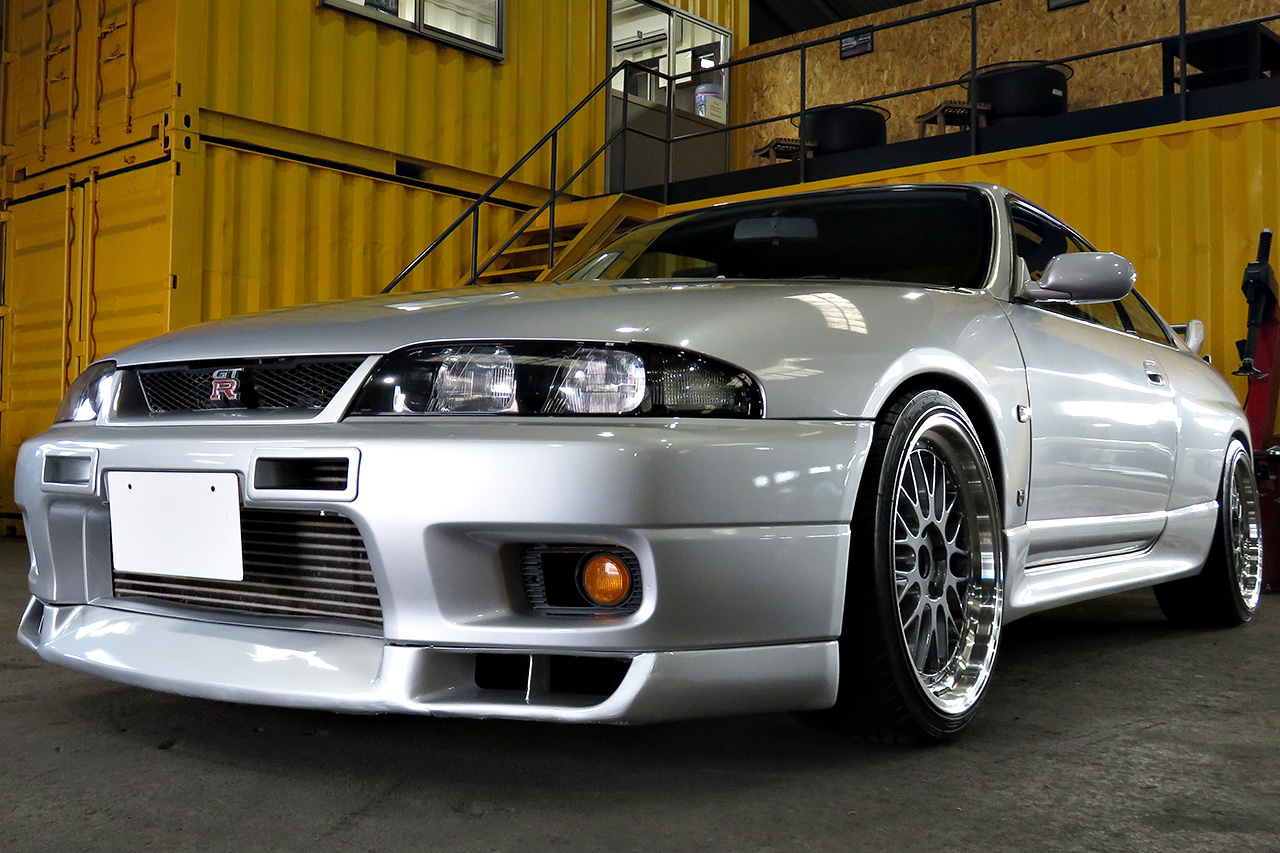 1995 Nissan SKYLINE GT-R R33 GT-R Series 1 Quantum Racing Adjustable Coilovers, Apexi Muffler, Trust Intercooler, Sard Rad.