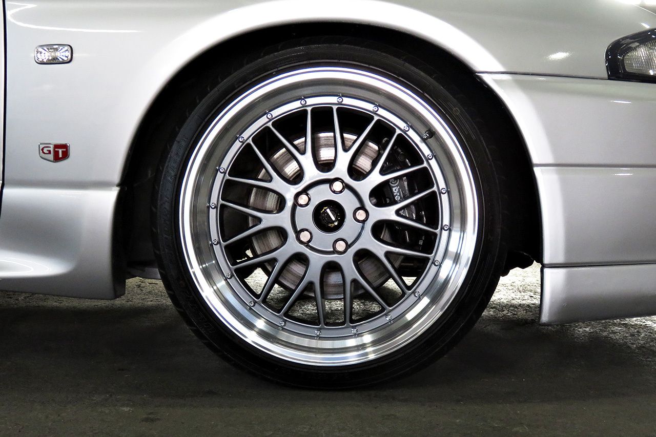 1995 Nissan SKYLINE GT-R R33 GT-R Series 1 Quantum Racing Adjustable Coilovers, Apexi Muffler, Trust Intercooler, Sard Rad.