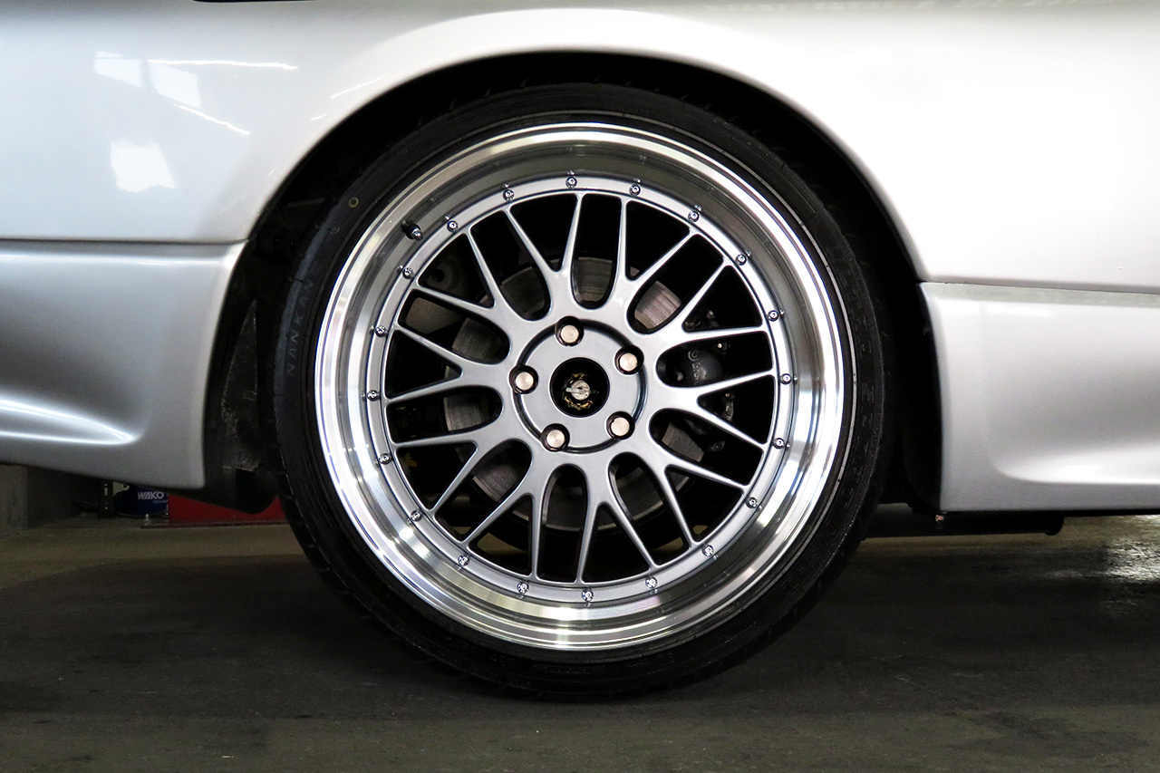 1995 Nissan SKYLINE GT-R R33 GT-R Series 1 Quantum Racing Adjustable Coilovers, Apexi Muffler, Trust Intercooler, Sard Rad.