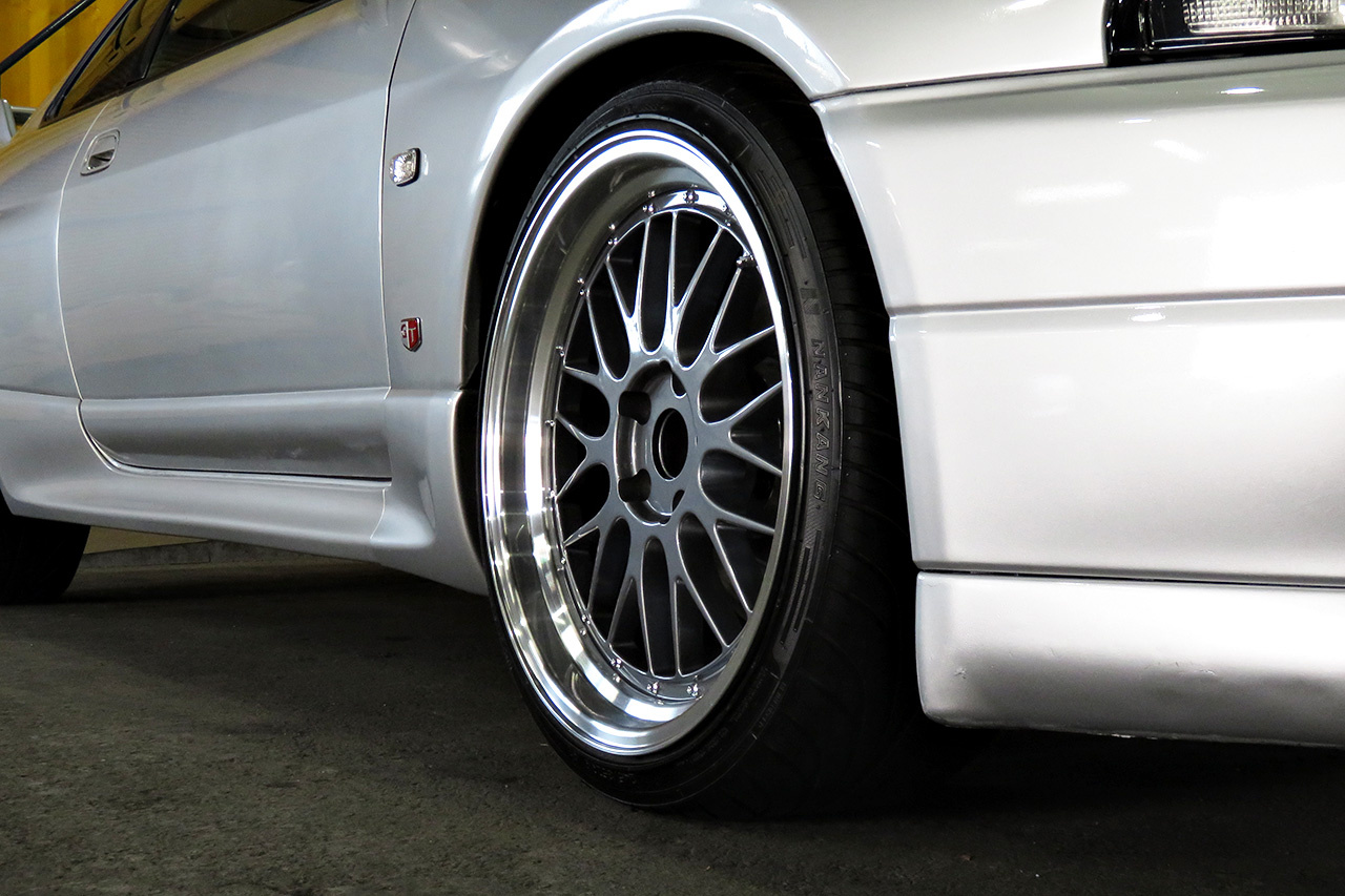 1995 Nissan SKYLINE GT-R R33 GT-R Series 1 Quantum Racing Adjustable Coilovers, Apexi Muffler, Trust Intercooler, Sard Rad.