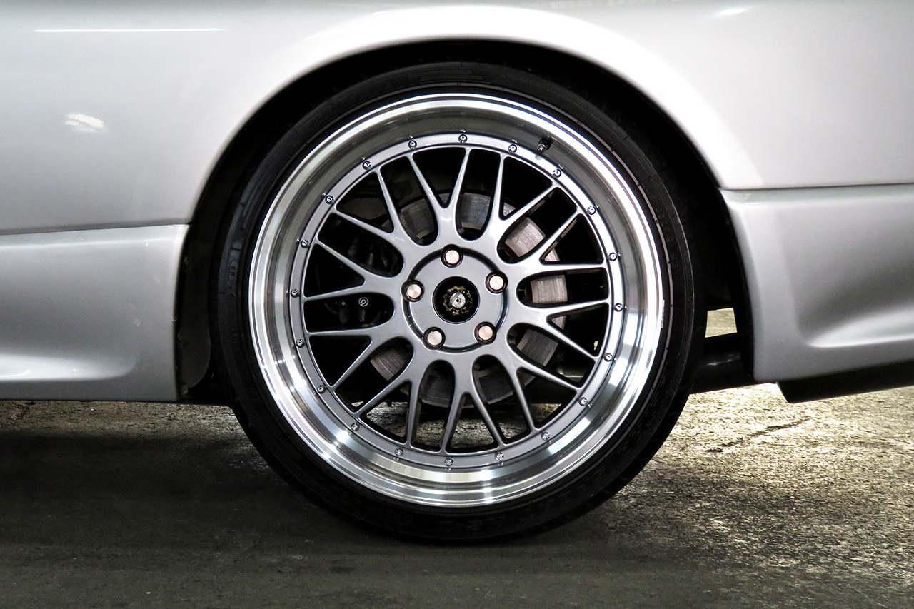 1995 Nissan SKYLINE GT-R R33 GT-R Series 1 Quantum Racing Adjustable Coilovers, Apexi Muffler, Trust Intercooler, Sard Rad.
