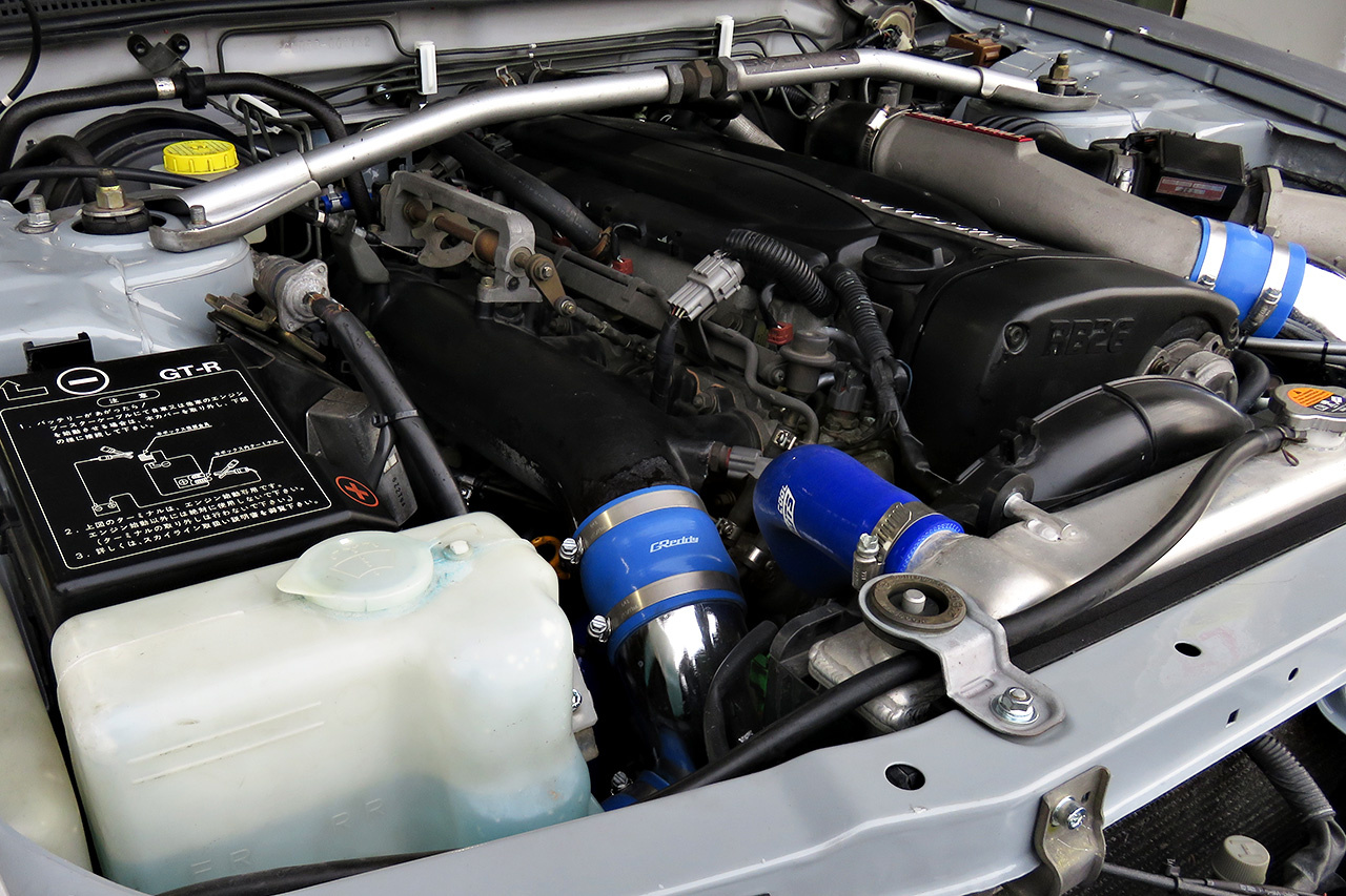 1995 Nissan SKYLINE GT-R R33 GT-R Series 1 Quantum Racing Adjustable Coilovers, Apexi Muffler, Trust Intercooler, Sard Rad.