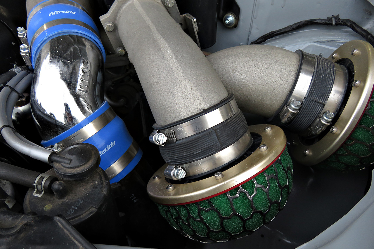 1995 Nissan SKYLINE GT-R R33 GT-R Series 1 Quantum Racing Adjustable Coilovers, Apexi Muffler, Trust Intercooler, Sard Rad.