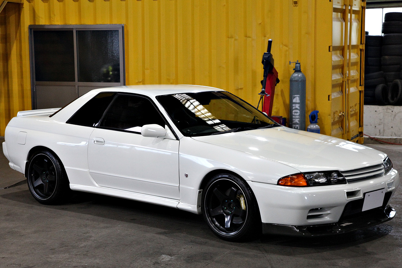1993 Nissan SKYLINE GT-R R32 GT-R, HKS Actuator, HKS Air Clean, Mines Skyline ECU, BCNR33 Front Brembo Calipers  