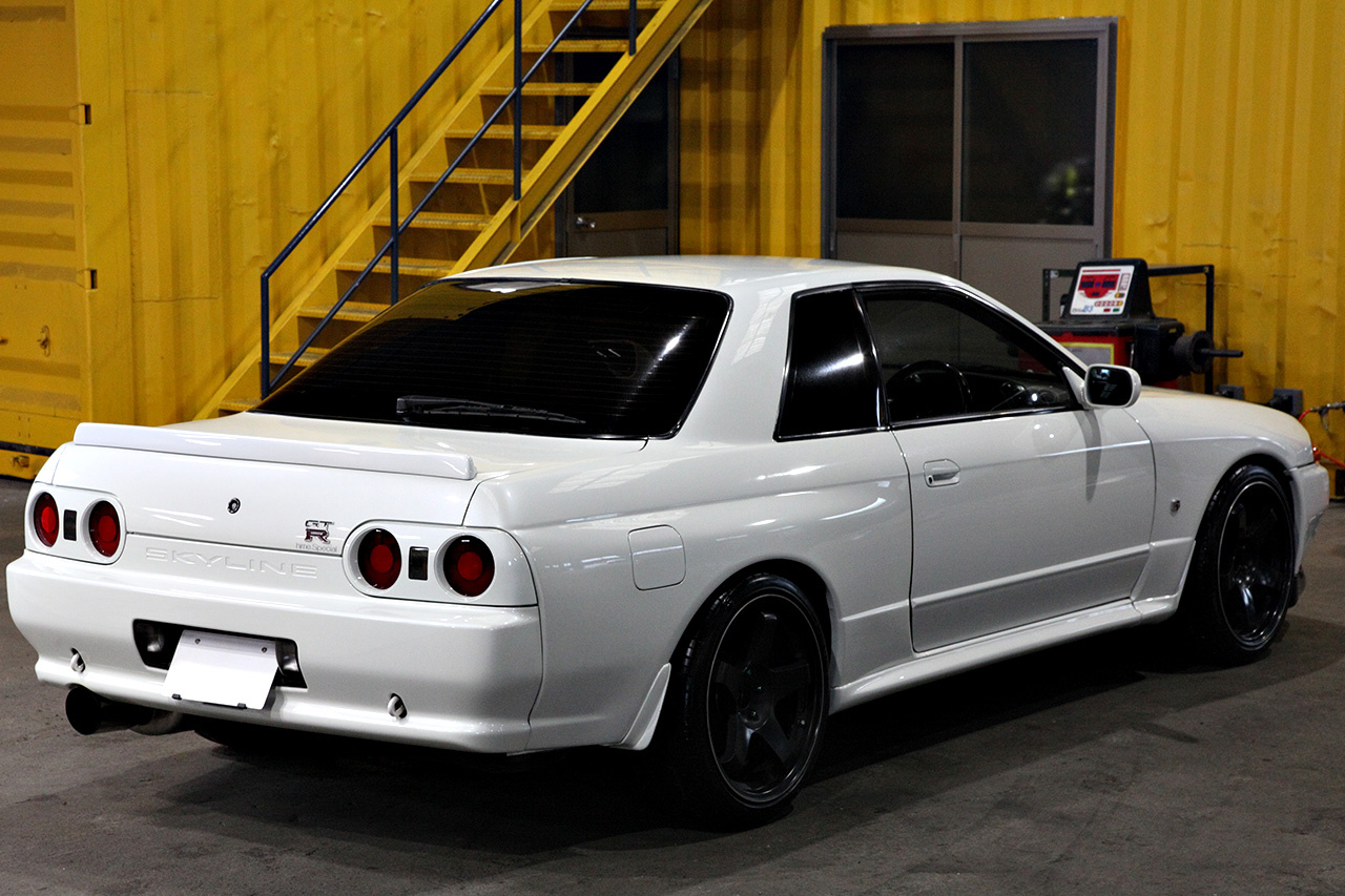 1993 Nissan SKYLINE GT-R R32 GT-R, HKS Actuator, HKS Air Clean, Mines Skyline ECU, BCNR33 Front Brembo Calipers  