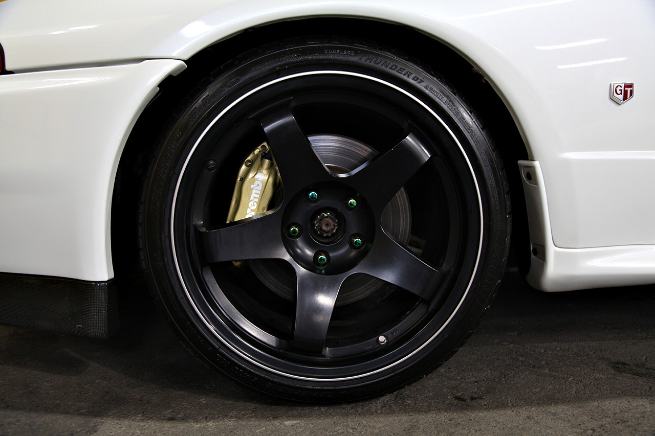 1993 Nissan SKYLINE GT-R R32 GT-R, HKS Actuator, HKS Air Clean, Mines Skyline ECU, BCNR33 Front Brembo Calipers  