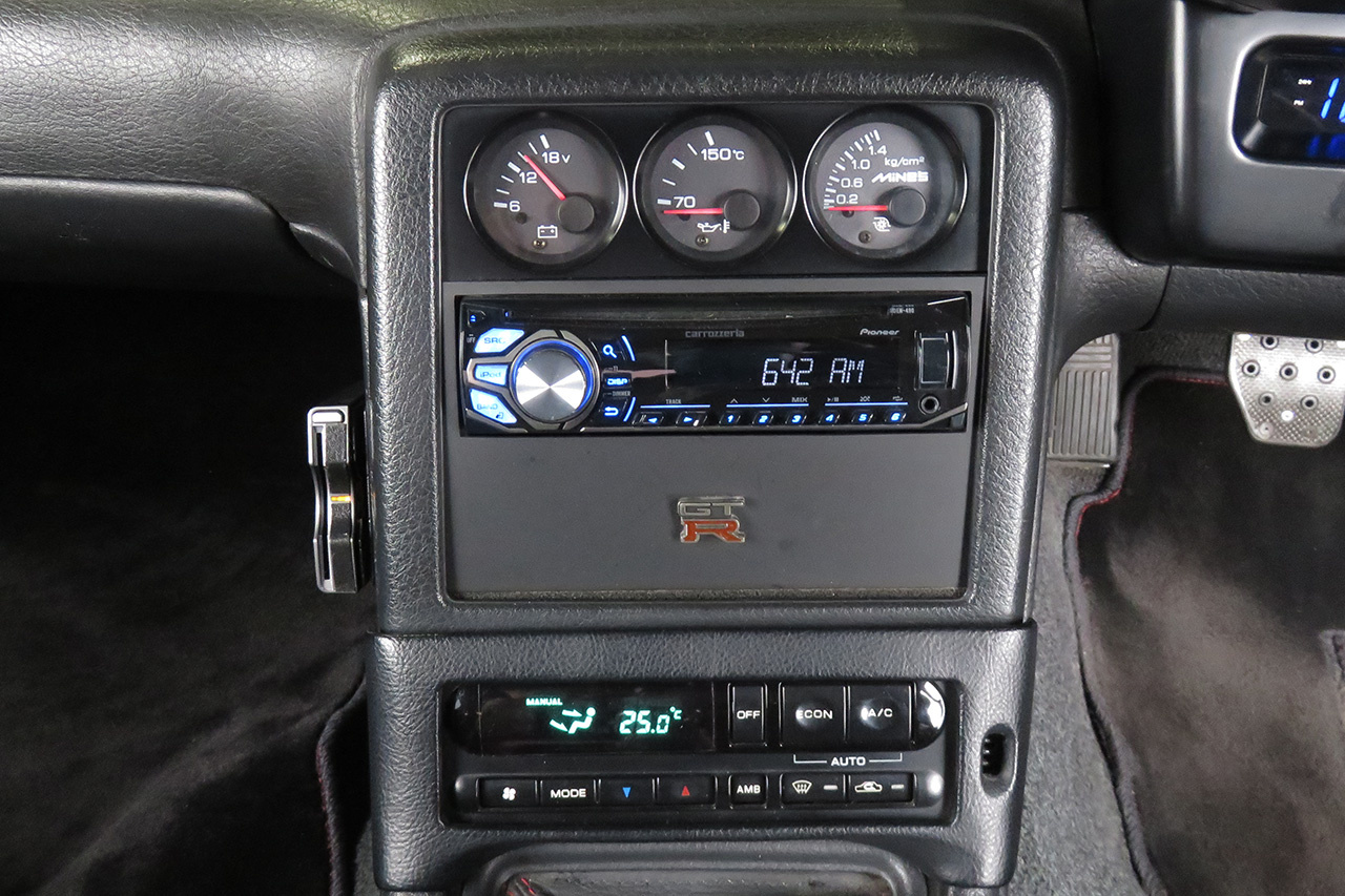 1993 Nissan SKYLINE GT-R R32 GT-R, HKS Actuator, HKS Air Clean, Mines Skyline ECU, BCNR33 Front Brembo Calipers  