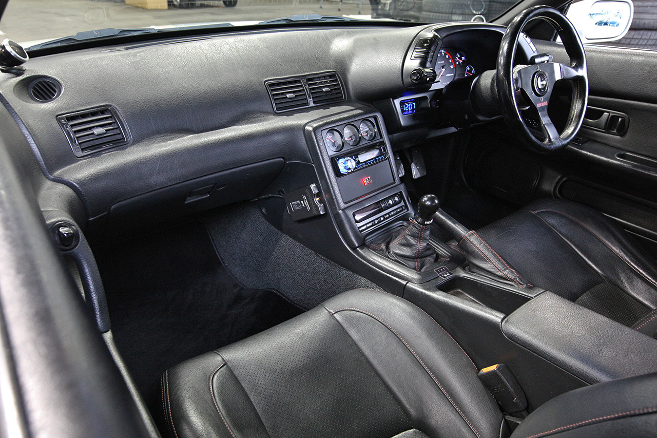 1993 Nissan SKYLINE GT-R R32 GT-R, HKS Actuator, HKS Air Clean, Mines Skyline ECU, BCNR33 Front Brembo Calipers  