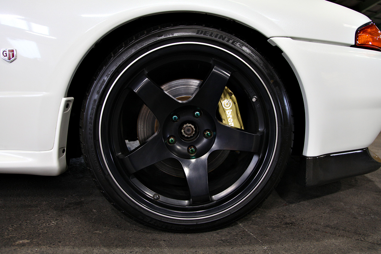 1993 Nissan SKYLINE GT-R R32 GT-R, HKS Actuator, HKS Air Clean, Mines Skyline ECU, BCNR33 Front Brembo Calipers  