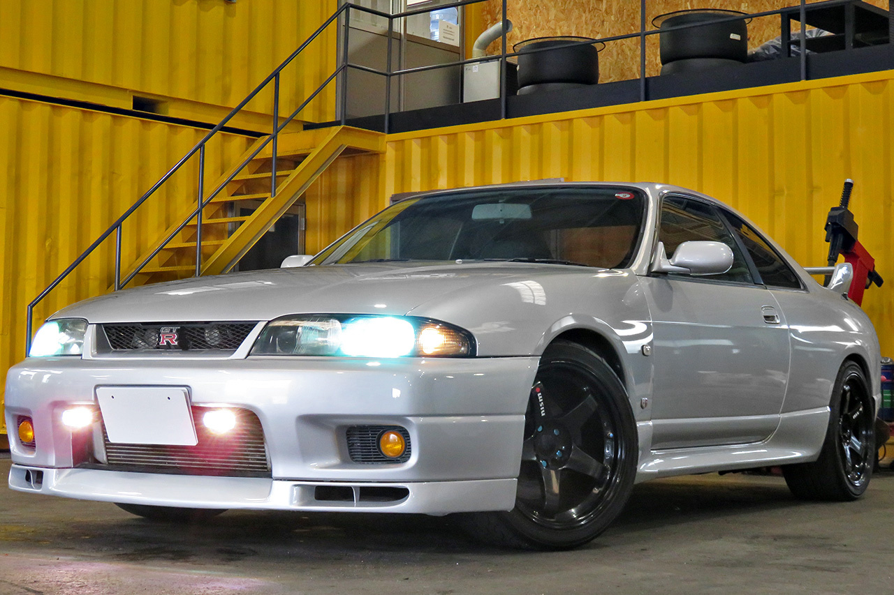 1996 Nissan SKYLINE GT-R 95 model R33 GT-R, Nismo LMGT4 18 inch Wheels, HKS Air Cleaner,  GReedy Boost Controller