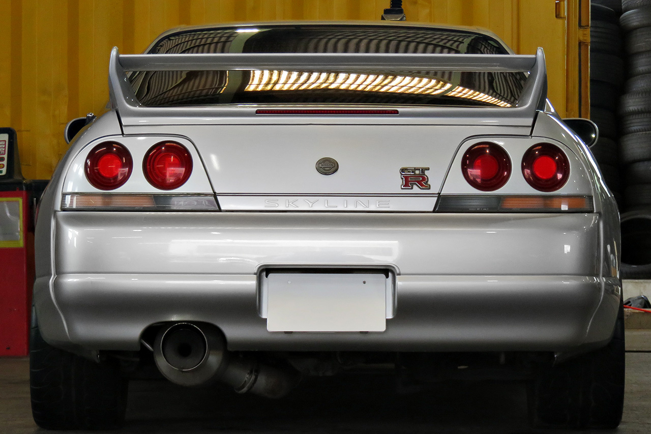 1996 Nissan SKYLINE GT-R 95 model R33 GT-R, Nismo LMGT4 18 inch Wheels, HKS Air Cleaner,  GReedy Boost Controller