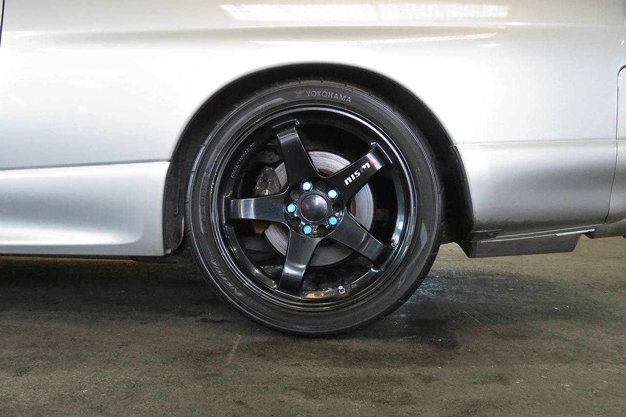 1996 Nissan SKYLINE GT-R 95 model R33 GT-R, Nismo LMGT4 18 inch Wheels, HKS Air Cleaner,  GReedy Boost Controller