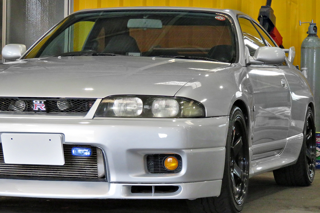 1996 Nissan SKYLINE GT-R 95 model R33 GT-R, Nismo LMGT4 18 inch Wheels, HKS Air Cleaner,  GReedy Boost Controller