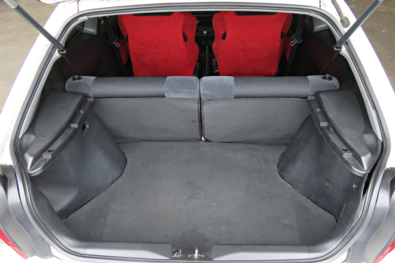 1997 Honda CIVIC TYPE R EK9 Kakimoto Exhaust, Top Fuel Zero 1000 Air Cleaner Kit,  Momo Steering Wheel 