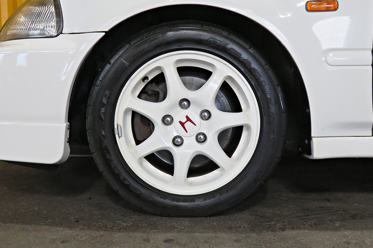 1997 Honda CIVIC TYPE R EK9 Kakimoto Exhaust, Top Fuel Zero 1000 Air Cleaner Kit,  Momo Steering Wheel 