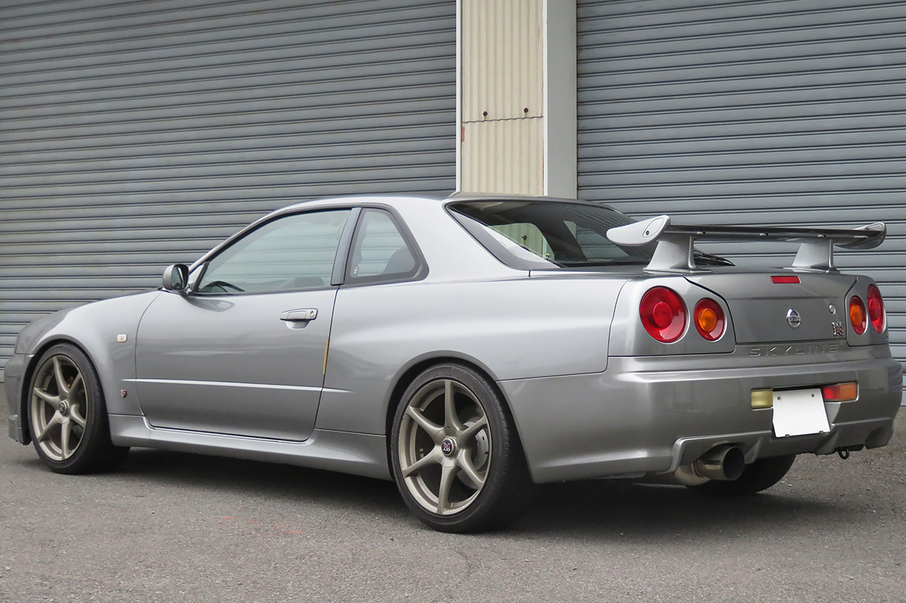 2001 Nissan SKYLINE GT-R BNR34 R34 GT-R, NISMO Air Cleaner Duct, HKS Height Adjustable Coilovers
