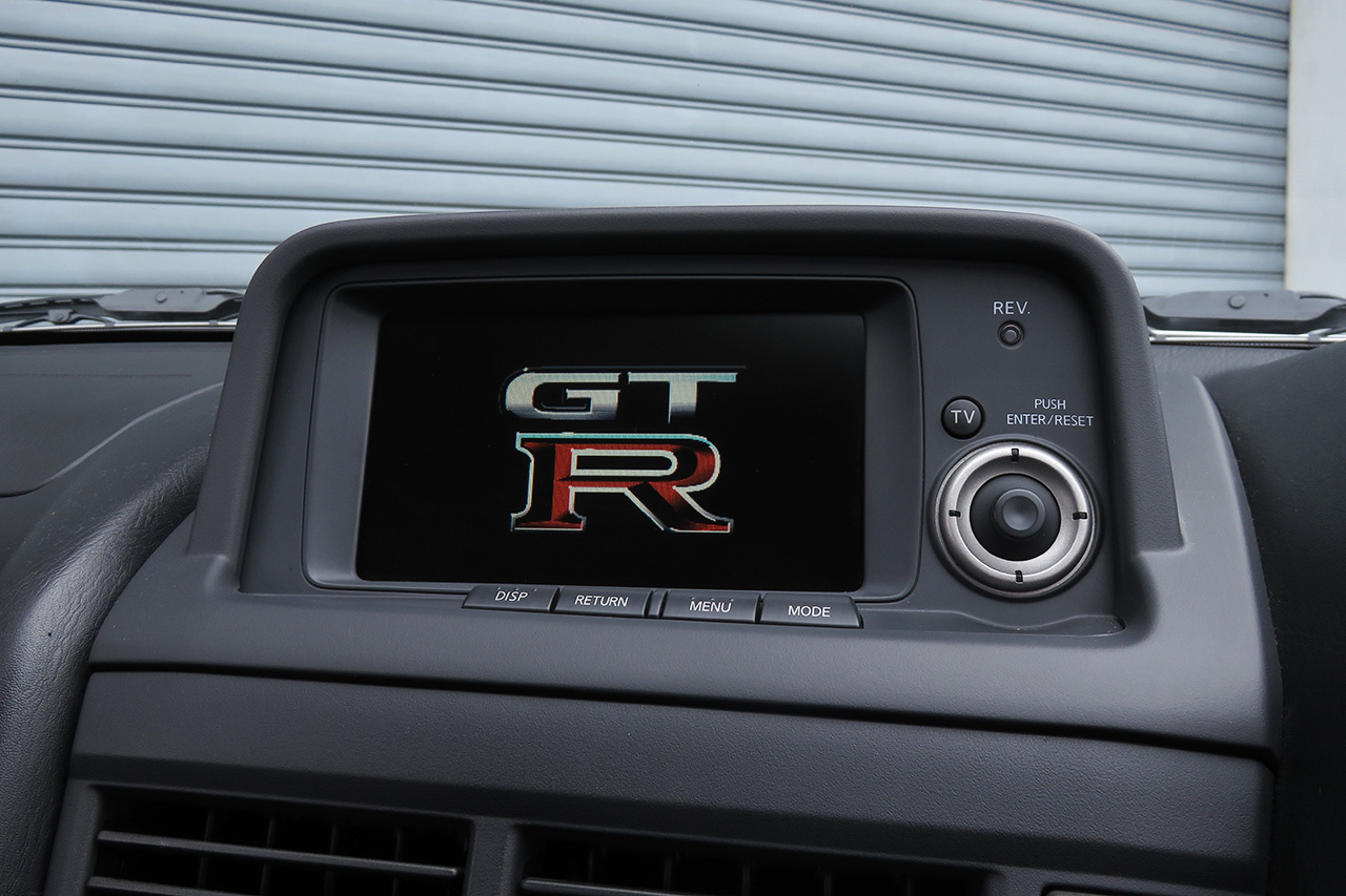 2001 Nissan SKYLINE GT-R BNR34 R34 GT-R, NISMO Air Cleaner Duct, HKS Height Adjustable Coilovers