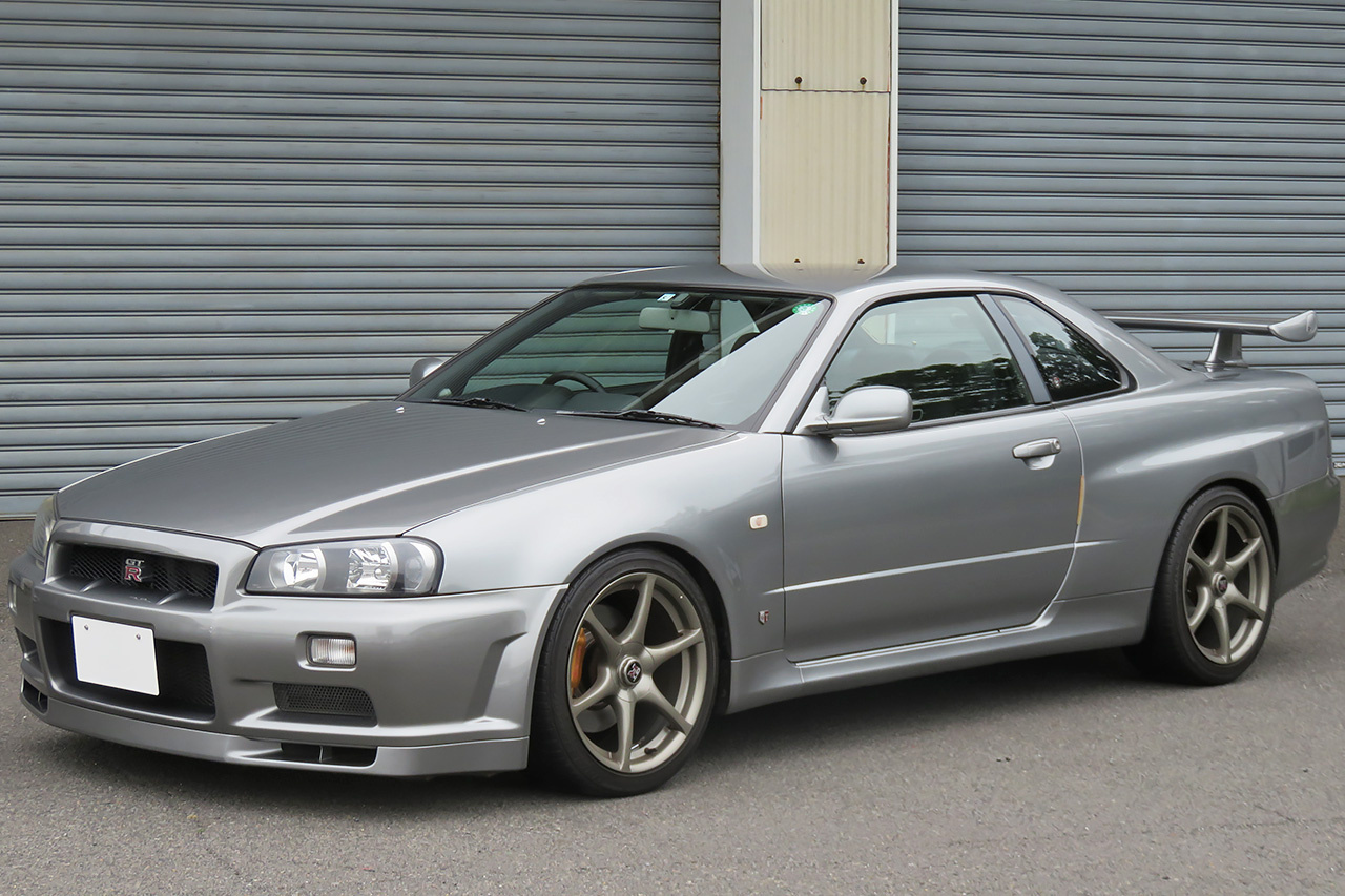 2001 Nissan SKYLINE GT-R BNR34 R34 GT-R, NISMO Air Cleaner Duct, HKS Height Adjustable Coilovers