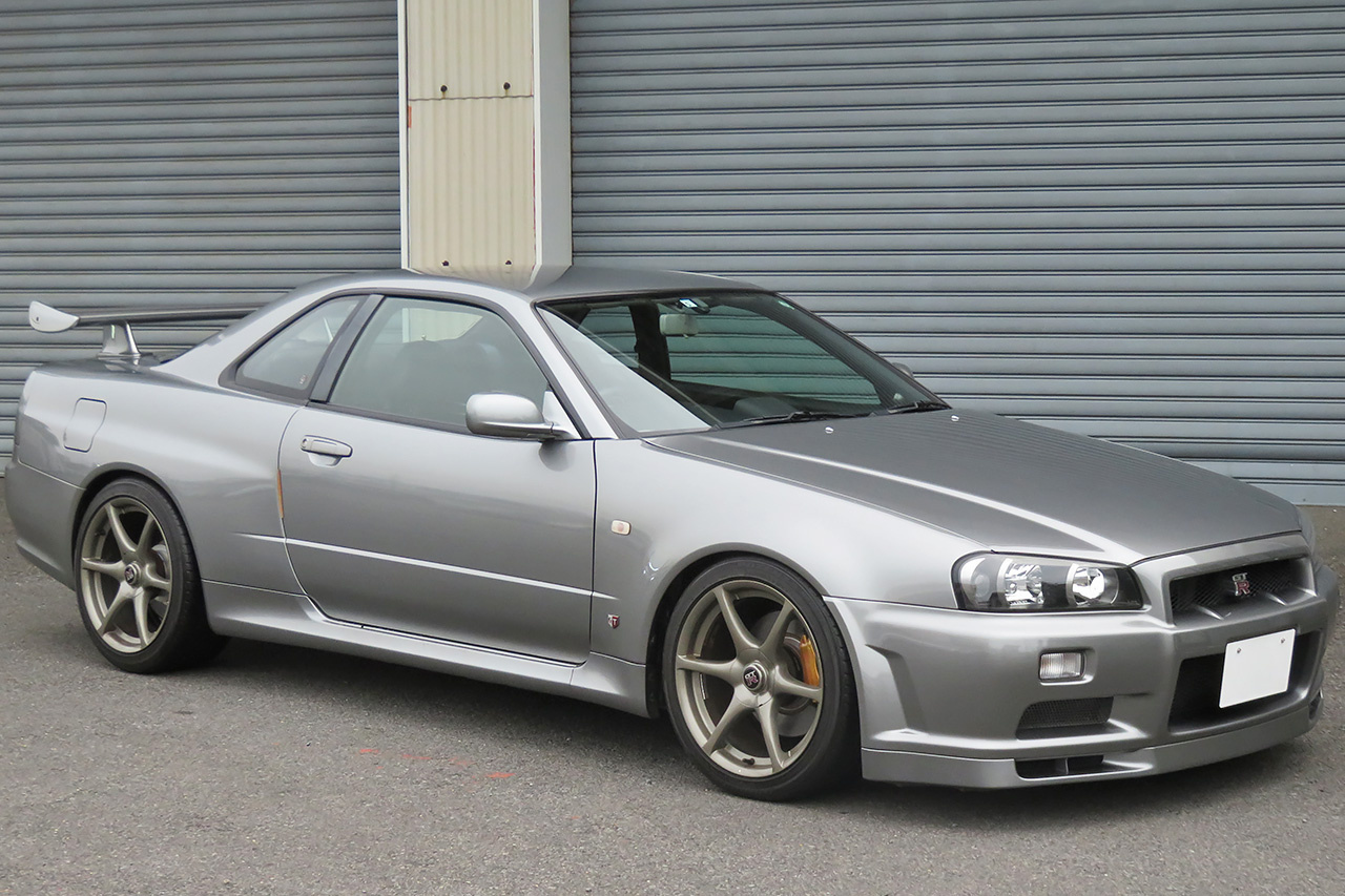 2001 Nissan SKYLINE GT-R BNR34 R34 GT-R, NISMO Air Cleaner Duct, HKS Height Adjustable Coilovers