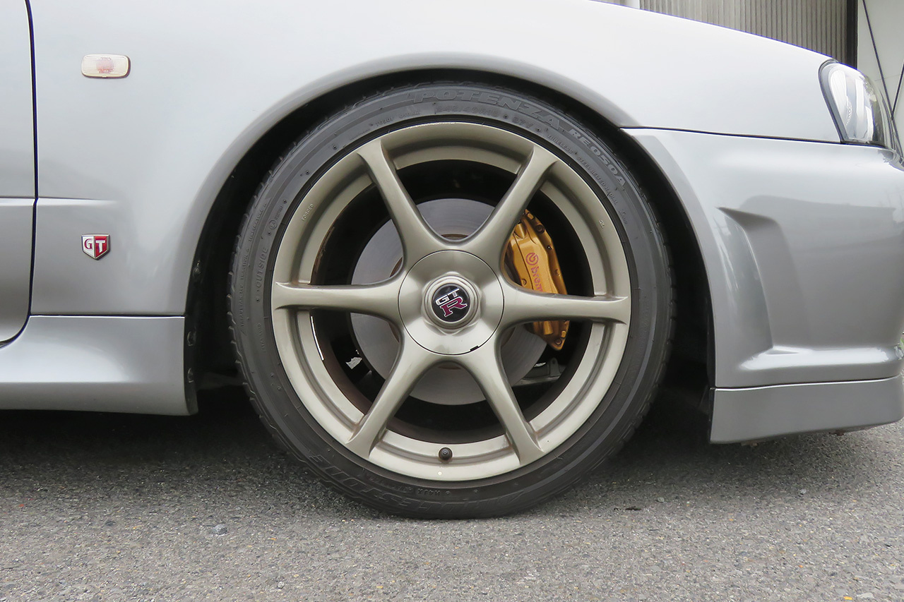 2001 Nissan SKYLINE GT-R BNR34 R34 GT-R, NISMO Air Cleaner Duct, HKS Height Adjustable Coilovers