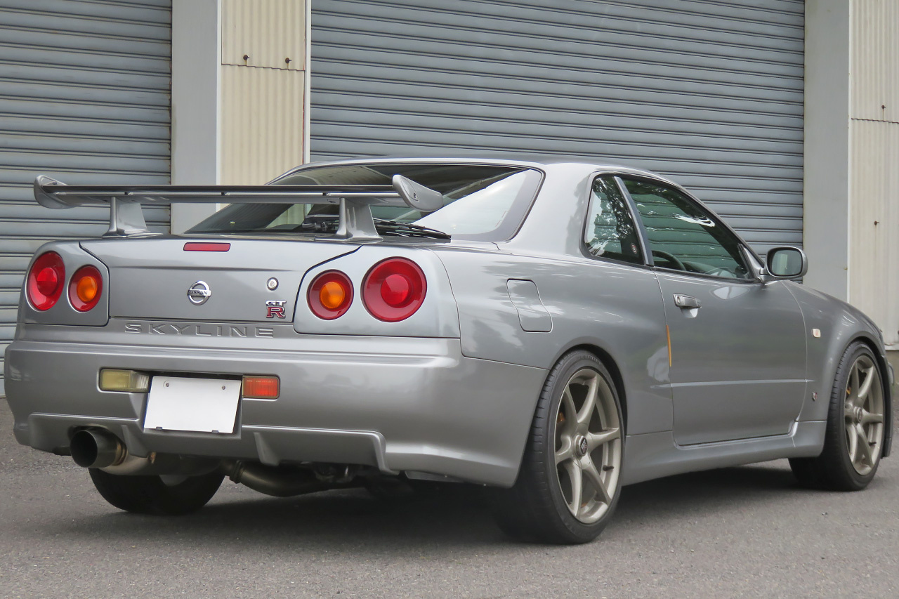 2001 Nissan SKYLINE GT-R BNR34 R34 GT-R, NISMO Air Cleaner Duct, HKS Height Adjustable Coilovers